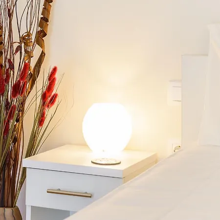 Charmy Petit Flat In * Athènes