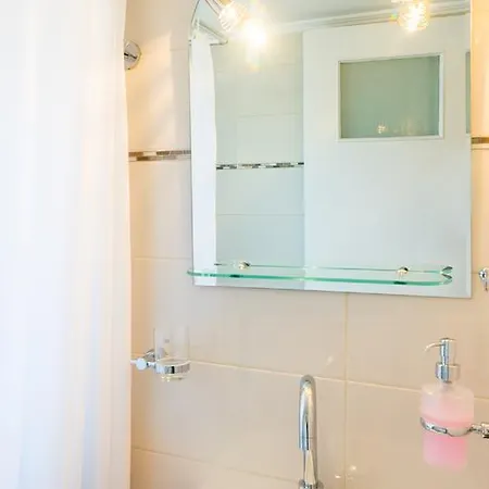 Charmy Petit Flat In * Athènes